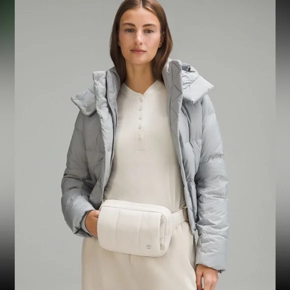 NWT Quilted Grid Belt Bag Hand
Warmer 1.5L - Picture 2 of 3